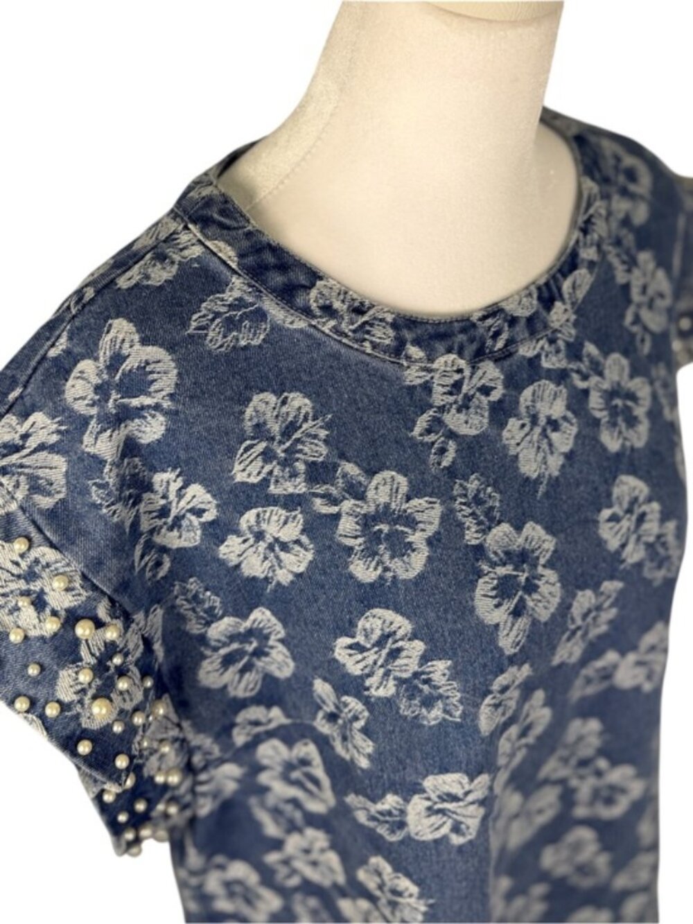BiBi Floral Denim Chambray Top Pearl Beaded Ruffle Sleeve Boho Western Size S - Picture 9 of 12